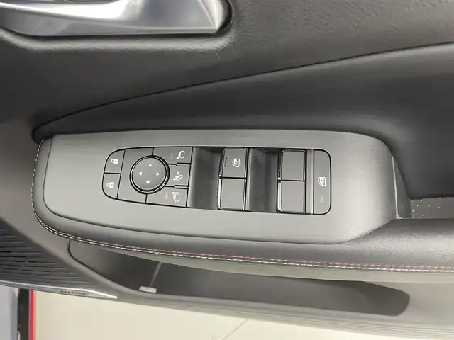 日産 オーラ ニスモ チューンド e－パワー 4WD 熊本県 2024(令6)年 1.5万km グレー 禁煙車　/ワンオーナー　/BOSEサウンド/純正ナビ　/HDMI/アラウンドビューモニター/純正前方ドライブレコーダー　/ビルトインＥＴＣ２．０　/プロパイロット/レーダークルーズコントロール　/衝突軽減ブレーキ/レーンキープアシスト/横滑り防止/前後クリアランスソナー　/プロパイロット　/置くだけ充電　/前席シートヒーター/ステアリングヒーター/ブラインドスポットモニター/電動パーキング/ブレーキホールド/オートホールド/前後クリアランスソナー/純正フロアマット/純正17インチAW/オートライト/オートマチックハイビーム/LEDヘッドライト/フォグランプ/スマートキー/プッシュスタート/スペアキー1本/保証書/取扱説明書