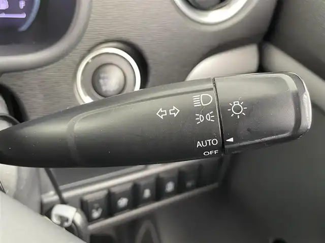 スズキ ワゴンＲ スティングレー X 大分県 2016(平28)年 8.1万km クリスタルホワイトP 社外ナビ【MDV-S708】/Bluetooth/フルセグTV/衝突軽減ブレーキ/アイドリングストップ/スマートキー/オートライト/運転席シートヒーター/純正フロアマット/純正14インチアルミホイール/ドアバイザー/横滑り防止システム/パワーウィンドウ/パワーステアリング