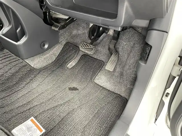 スズキ ワゴンＲ スティングレー X 大分県 2016(平28)年 8.1万km クリスタルホワイトP 社外ナビ【MDV-S708】/Bluetooth/フルセグTV/衝突軽減ブレーキ/アイドリングストップ/スマートキー/オートライト/運転席シートヒーター/純正フロアマット/純正14インチアルミホイール/ドアバイザー/横滑り防止システム/パワーウィンドウ/パワーステアリング