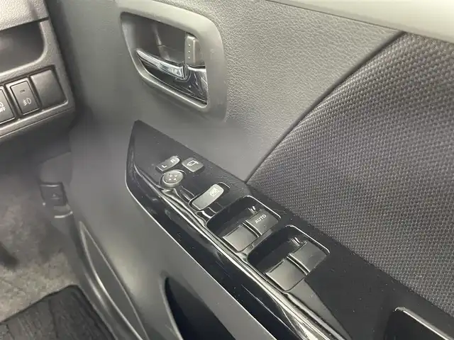 スズキ ワゴンＲ スティングレー X 大分県 2016(平28)年 8.1万km クリスタルホワイトP 社外ナビ【MDV-S708】/Bluetooth/フルセグTV/衝突軽減ブレーキ/アイドリングストップ/スマートキー/オートライト/運転席シートヒーター/純正フロアマット/純正14インチアルミホイール/ドアバイザー/横滑り防止システム/パワーウィンドウ/パワーステアリング