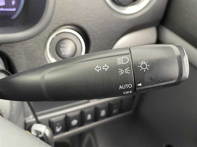 スズキ ワゴンＲ スティングレー X 大分県 2016(平28)年 8.1万km クリスタルホワイトP 社外ナビ【MDV-S708】/Bluetooth/フルセグTV/衝突軽減ブレーキ/アイドリングストップ/スマートキー/オートライト/運転席シートヒーター/純正フロアマット/純正14インチアルミホイール/ドアバイザー/横滑り防止システム/パワーウィンドウ/パワーステアリング