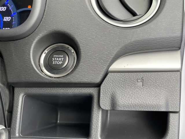 スズキ ワゴンＲ スティングレー X 大分県 2016(平28)年 8.1万km クリスタルホワイトP 社外ナビ【MDV-S708】/Bluetooth/フルセグTV/衝突軽減ブレーキ/アイドリングストップ/スマートキー/オートライト/運転席シートヒーター/純正フロアマット/純正14インチアルミホイール/ドアバイザー/横滑り防止システム/パワーウィンドウ/パワーステアリング