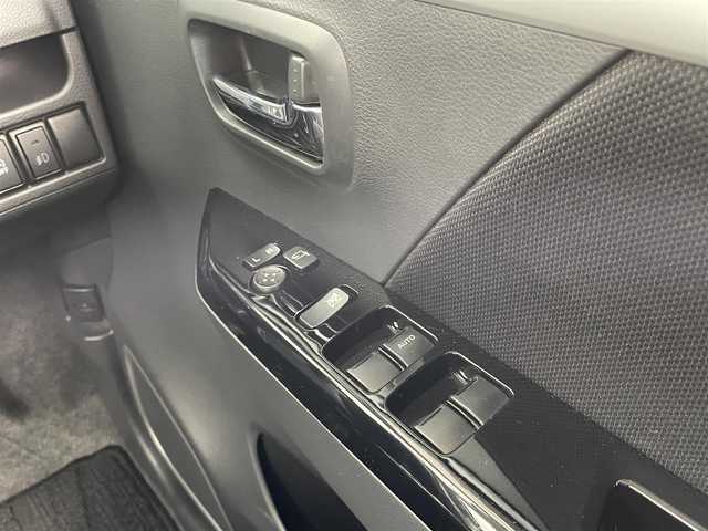 スズキ ワゴンＲ スティングレー X 大分県 2016(平28)年 8.1万km クリスタルホワイトP 社外ナビ【MDV-S708】/Bluetooth/フルセグTV/衝突軽減ブレーキ/アイドリングストップ/スマートキー/オートライト/運転席シートヒーター/純正フロアマット/純正14インチアルミホイール/ドアバイザー/横滑り防止システム/パワーウィンドウ/パワーステアリング