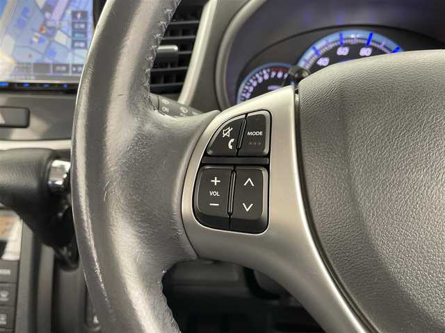 スズキ ワゴンＲ スティングレー X 大分県 2016(平28)年 8.1万km クリスタルホワイトP 社外ナビ【MDV-S708】/Bluetooth/フルセグTV/衝突軽減ブレーキ/アイドリングストップ/スマートキー/オートライト/運転席シートヒーター/純正フロアマット/純正14インチアルミホイール/ドアバイザー/横滑り防止システム/パワーウィンドウ/パワーステアリング