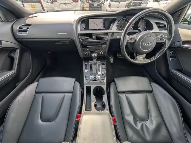 アウディ Ｓ５ 福井県 2017(平29)年 9万km ミトスブラックメタリック ４WD/純正HDDナビ/AM/FM/フルセグ/BT/CD/DVD/バックカメラ/クルーズコントロール/前後コーナーセンサー/衝突被害軽減システム/レーンキープアシスト/横滑り防止装置/盗難防止装置/ビルトインETC/本革シート/前席パワーシート/シートメモリー/前席シートヒーター/オートホールド/パドルシフト/純正19インチAW/キセノンヘッドライト/Fフォグ/スマートキー