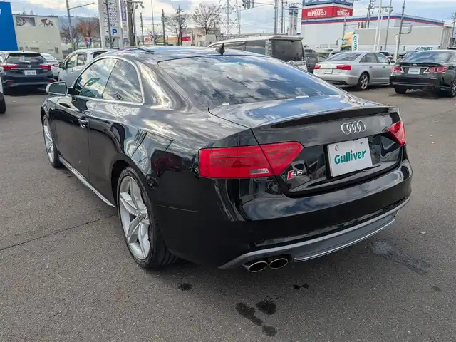 アウディ Ｓ５ 福井県 2017(平29)年 9万km ミトスブラックメタリック ４WD/純正HDDナビ/AM/FM/フルセグ/BT/CD/DVD/バックカメラ/クルーズコントロール/前後コーナーセンサー/衝突被害軽減システム/レーンキープアシスト/横滑り防止装置/盗難防止装置/ビルトインETC/本革シート/前席パワーシート/シートメモリー/前席シートヒーター/オートホールド/パドルシフト/純正19インチAW/キセノンヘッドライト/Fフォグ/スマートキー