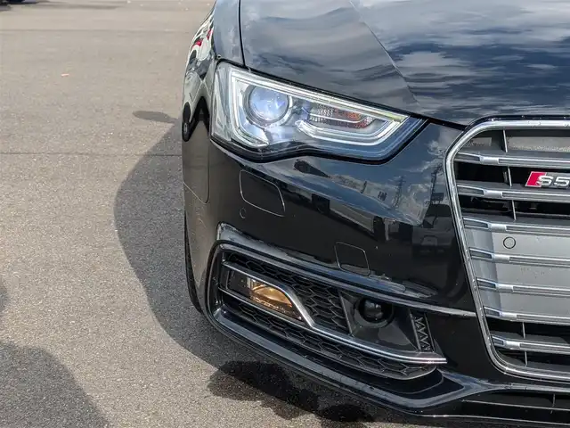 アウディ Ｓ５ 福井県 2017(平29)年 9万km ミトスブラックメタリック ４WD/純正HDDナビ/AM/FM/フルセグ/BT/CD/DVD/バックカメラ/クルーズコントロール/前後コーナーセンサー/衝突被害軽減システム/レーンキープアシスト/横滑り防止装置/盗難防止装置/ビルトインETC/本革シート/前席パワーシート/シートメモリー/前席シートヒーター/オートホールド/パドルシフト/純正19インチAW/キセノンヘッドライト/Fフォグ/スマートキー