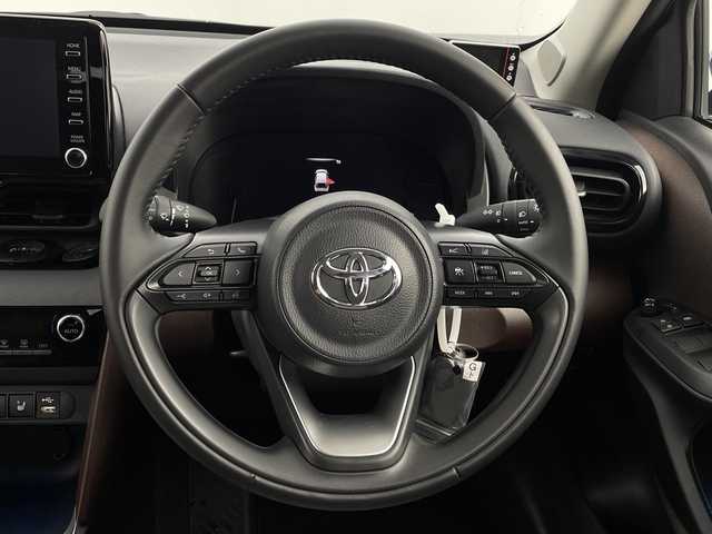 トヨタ ヤリスクロス ハイブリッド Z 新潟県 2021(令3)年 2.4万km グレイッシュブルー 4WD/トヨタセーフティセンス/純正ナビ/Bluetooth/バックカメラ/パワーバックドア/レーダークルーズコントロール/LEDオートライト/オートハイビーム/フォグランプ/ハーフレザーシート/パワーシート/シートヒーター/純正18インチアルミホイール/レーントレーシングアラート/ステアリングリモコン/電格ミラー/ウィンカーミラー/スマートキー/ビルトインETC