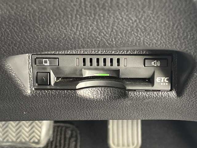 トヨタ プリウス SセーフティプラスⅡ 千葉県 2021(令3)年 3.2万km アティチュードブラックマイカ 純正SDナビ【AM/FM/BT/CD/DVD】/エアロ【フロント/サイド/リア】/トヨタセーフティセンス/レーダークルーズコントロール追従機能有/衝突被害軽減システム/横滑り防止装置/レーンキープアシスト/バックカメラ/ETC/オートマチックハイビーム/オートライト/純正フロアマット