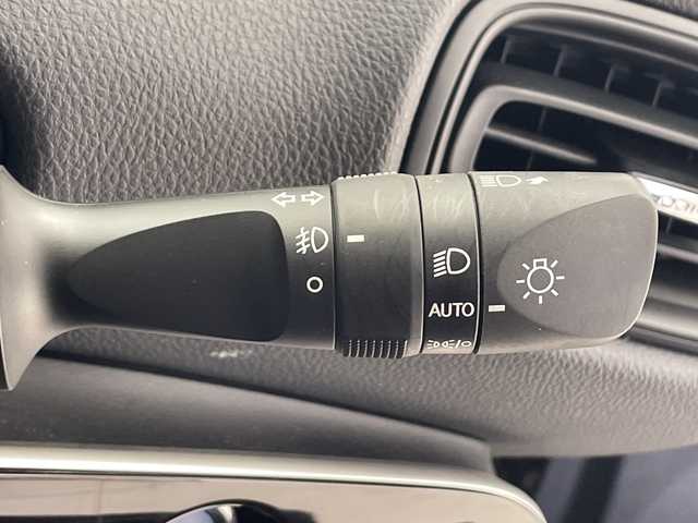 トヨタ プリウス SセーフティプラスⅡ 千葉県 2021(令3)年 3.2万km アティチュードブラックマイカ 純正SDナビ【AM/FM/BT/CD/DVD】/エアロ【フロント/サイド/リア】/トヨタセーフティセンス/レーダークルーズコントロール追従機能有/衝突被害軽減システム/横滑り防止装置/レーンキープアシスト/バックカメラ/ETC/オートマチックハイビーム/オートライト/純正フロアマット