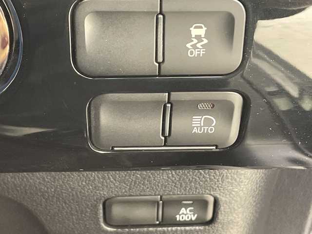 トヨタ プリウス SセーフティプラスⅡ 千葉県 2021(令3)年 3.2万km アティチュードブラックマイカ 純正SDナビ【AM/FM/BT/CD/DVD】/エアロ【フロント/サイド/リア】/トヨタセーフティセンス/レーダークルーズコントロール追従機能有/衝突被害軽減システム/横滑り防止装置/レーンキープアシスト/バックカメラ/ETC/オートマチックハイビーム/オートライト/純正フロアマット