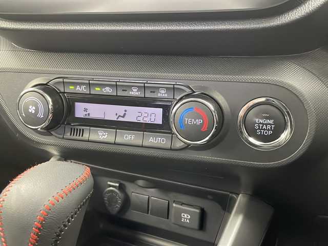 トヨタ ライズ G 栃木県 2020(令2)年 4.5万km シャイニングホワイトパール 社外メモリーナビ/　AM/FM/CD/DVD/フルセグ/BT/USB/スマートアシスト/　衝突軽減ブレーキ/　車線逸脱警報/　ブラインドスポットモニター/ETC/ドライブレコーダー/ステアリングスイッチ/LEDヘッドライト/オートライト/電動格納ミラー/スペアキー/純正フロアマット/保証書、取扱説明書付属