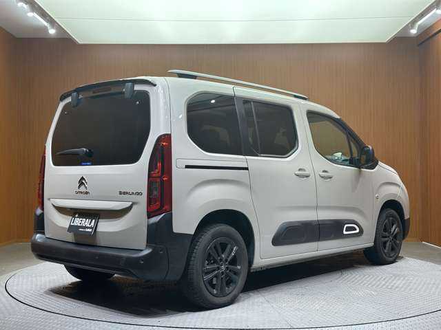 シトロエン シトロエン ベルランゴ シャイン ブルーHDi 千葉県 2022(令4)年 5万km サーブル パノラミックルーフ　/レーダークルーズコントロール　/ディスプレイオーディオ　/ＣａｒＰｌａｙ　/Ｂカメラ　/オートハイビーム　/衝突軽減Ｂ　/ＢＳＭ　/ＬＫＡ　/プッシュスタート　/ＥＴＣ　/ドラレコ　/禁煙車