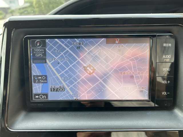 トヨタ ノア Si 愛知県 2015(平27)年 11.2万km ホワイトパールクリスタルシャイン 純正ナビ（NSZT-W64）/　CD/DVD/BT/SD/AM/FM/フルセグTV/バックカメラ/片側電動スライドドア/ETC/純正フリップダウンモニター/リアサンシェード/純正フロアマット/純正ドアバイザー/LEDヘッドライト/フォグランプ/ウインカーミラー/スマートキー×２