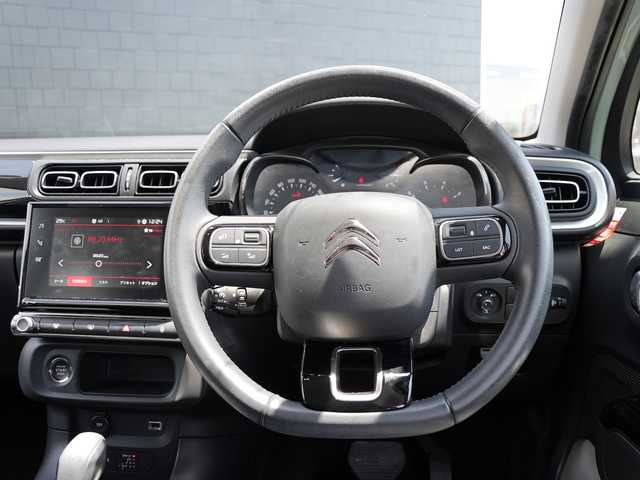 シトロエン Ｃ３ シャイン 静岡県 2020(令2)年 3.3万km アーモンドグリーン AndroidAuto/AppleCarPlay/ミラーリング/メモリナビ/12セグTV/フロントドラレコ/LEDインテリージェントライト/バックカメラ/リアパーキングセンサー/BSA/トランクコントロール/アクティブセーフティブレーキ/疲労検知システム/LKA/クルーズコントロール