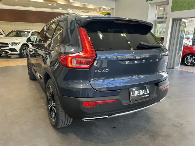 ボルボ ＸＣ４０ リチャージPHV T5 インスクリプション 大阪府 2020(令2)年 2.6万km 青 サンルーフ/ACC/BLIS/純正ナビ/TV/360度カメラ/applecarplay/純正19インチAW/LEDヘッドライト/クリアランスソナー/電動リアゲート/ルーフレール/ワイヤレス充電/ETC/ドラレコ/スマートキー/HarmanKardon/革シート/パワーシート/Dシートメモリ/シートヒーター/ステアリングヒーター