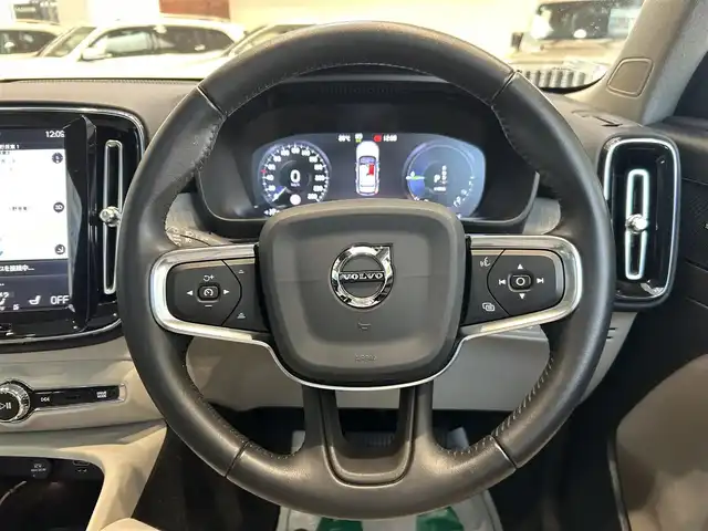ボルボ ＸＣ４０ リチャージPHV T5 インスクリプション 大阪府 2020(令2)年 2.6万km 青 サンルーフ/ACC/BLIS/純正ナビ/TV/360度カメラ/applecarplay/純正19インチAW/LEDヘッドライト/クリアランスソナー/電動リアゲート/ルーフレール/ワイヤレス充電/ETC/ドラレコ/スマートキー/HarmanKardon/革シート/パワーシート/Dシートメモリ/シートヒーター/ステアリングヒーター