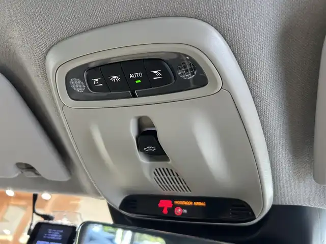 ボルボ ＸＣ４０ リチャージPHV T5 インスクリプション 大阪府 2020(令2)年 2.6万km 青 サンルーフ/ACC/BLIS/純正ナビ/TV/360度カメラ/applecarplay/純正19インチAW/LEDヘッドライト/クリアランスソナー/電動リアゲート/ルーフレール/ワイヤレス充電/ETC/ドラレコ/スマートキー/HarmanKardon/革シート/パワーシート/Dシートメモリ/シートヒーター/ステアリングヒーター