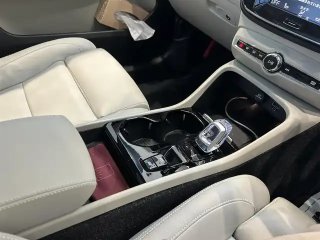 ボルボ ＸＣ４０ リチャージPHV T5 インスクリプション 大阪府 2020(令2)年 2.6万km 青 サンルーフ/ACC/BLIS/純正ナビ/TV/360度カメラ/applecarplay/純正19インチAW/LEDヘッドライト/クリアランスソナー/電動リアゲート/ルーフレール/ワイヤレス充電/ETC/ドラレコ/スマートキー/HarmanKardon/革シート/パワーシート/Dシートメモリ/シートヒーター/ステアリングヒーター