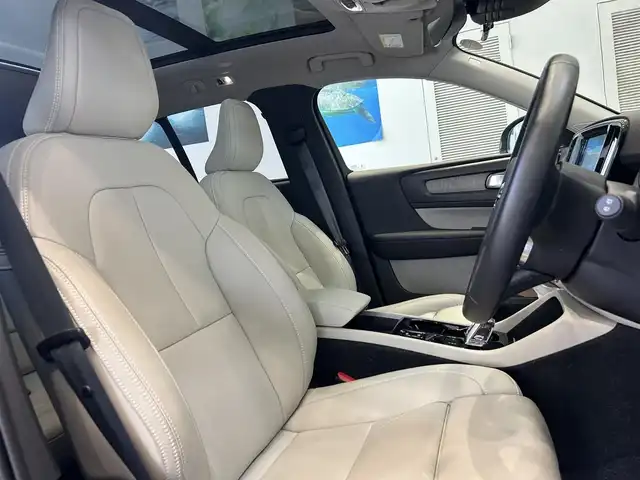 ボルボ ＸＣ４０ リチャージPHV T5 インスクリプション 大阪府 2020(令2)年 2.6万km 青 サンルーフ/ACC/BLIS/純正ナビ/TV/360度カメラ/applecarplay/純正19インチAW/LEDヘッドライト/クリアランスソナー/電動リアゲート/ルーフレール/ワイヤレス充電/ETC/ドラレコ/スマートキー/HarmanKardon/革シート/パワーシート/Dシートメモリ/シートヒーター/ステアリングヒーター