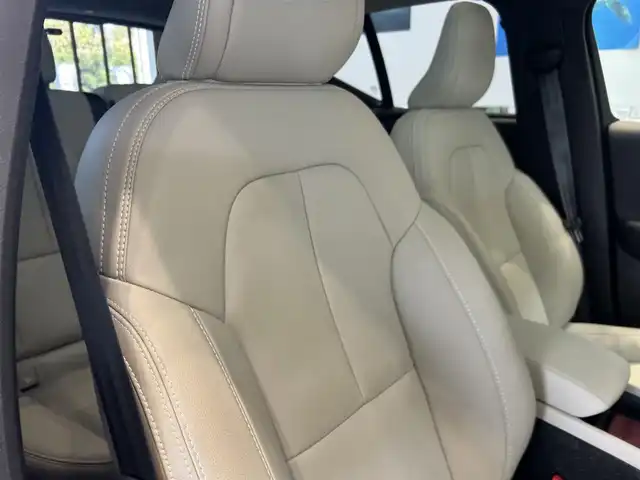 ボルボ ＸＣ４０ リチャージPHV T5 インスクリプション 大阪府 2020(令2)年 2.6万km 青 サンルーフ/ACC/BLIS/純正ナビ/TV/360度カメラ/applecarplay/純正19インチAW/LEDヘッドライト/クリアランスソナー/電動リアゲート/ルーフレール/ワイヤレス充電/ETC/ドラレコ/スマートキー/HarmanKardon/革シート/パワーシート/Dシートメモリ/シートヒーター/ステアリングヒーター