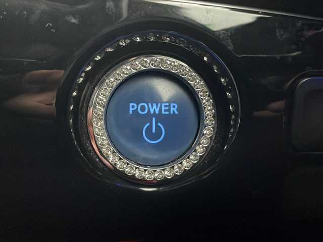 トヨタ プリウス S 静岡県 2016(平28)年 7.9万km アティチュードブラックマイカ /ディスプレイオーディオ//Bluetooth//バックカメラ//モデリスタエアロ//ローダウン//社外18インチAW//セーフティセンス//オートハイビーム//スマートキー//LEDヘッドライト//ETC