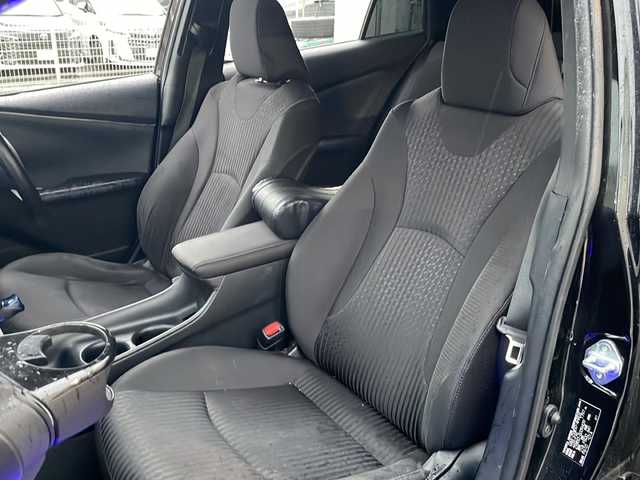 トヨタ プリウス S 静岡県 2016(平28)年 7.9万km アティチュードブラックマイカ /ディスプレイオーディオ//Bluetooth//バックカメラ//モデリスタエアロ//ローダウン//社外18インチAW//セーフティセンス//オートハイビーム//スマートキー//LEDヘッドライト//ETC