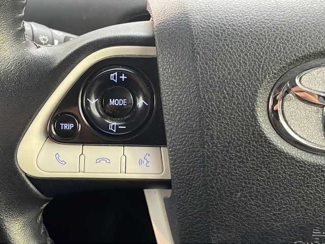 トヨタ プリウス S 静岡県 2016(平28)年 7.9万km アティチュードブラックマイカ /ディスプレイオーディオ//Bluetooth//バックカメラ//モデリスタエアロ//ローダウン//社外18インチAW//セーフティセンス//オートハイビーム//スマートキー//LEDヘッドライト//ETC