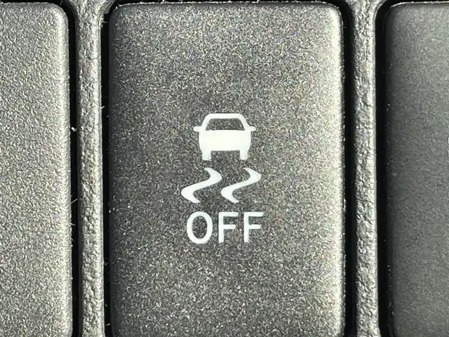 トヨタ ハリアー プレミアム 岡山県 2017(平29)年 8.1万km スパークリングブラックパールクリスタルシャイン 登録時走行距離80410km/アルパイン9インチナビ/フルセグTV(AM.FM.CD.DVD.TV.BT)/バックカメラ/ETC/前後ドライブレコーダー/クリアランスソナー/衝突軽減ブレーキ/横滑り防止装置/クルーズコントロール(追従走行あり)/車線逸脱警報（レーンキープアシスト）/オートライト/アイドリングストップ/電動リアゲート/18インチ純正AW/純正フロアマット/ハーフレザーシート/D席パワーシート/プッシュスタート/スマートキー/スペアキー