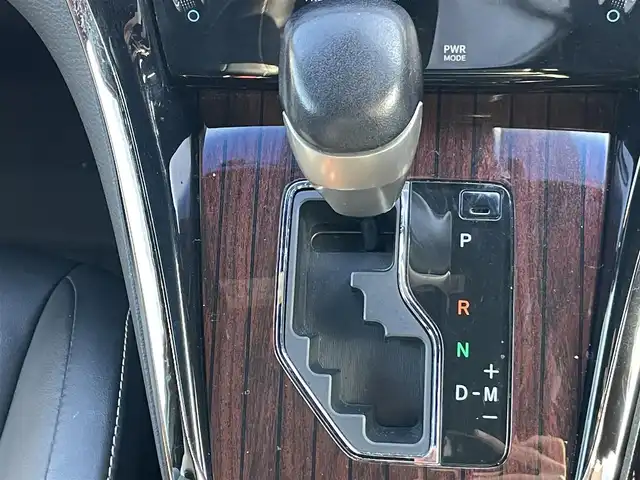 トヨタ ハリアー プレミアム 岡山県 2017(平29)年 8.1万km スパークリングブラックパールクリスタルシャイン 登録時走行距離80410km/アルパイン9インチナビ/フルセグTV(AM.FM.CD.DVD.TV.BT)/バックカメラ/ETC/前後ドライブレコーダー/クリアランスソナー/衝突軽減ブレーキ/横滑り防止装置/クルーズコントロール(追従走行あり)/車線逸脱警報（レーンキープアシスト）/オートライト/アイドリングストップ/電動リアゲート/18インチ純正AW/純正フロアマット/ハーフレザーシート/D席パワーシート/プッシュスタート/スマートキー/スペアキー