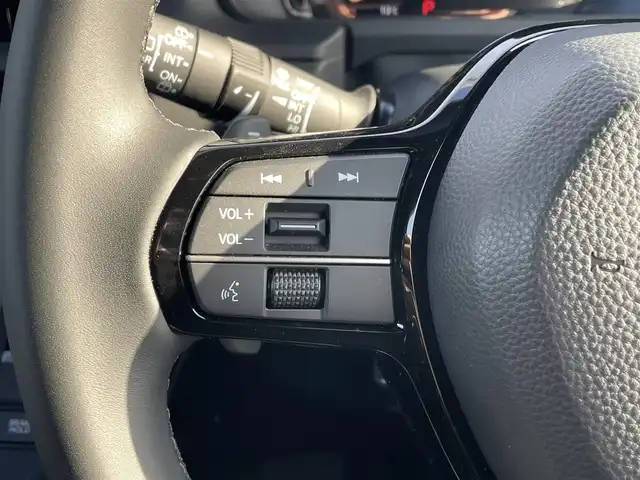 ホンダ ステップワゴン スパーダ eHEV 滋賀県 2024(令6)年 0.5万km プラチナホワイトパール ホンダセンシング/・衝突軽減ブレーキ/・誤発信抑制機能/・車線逸脱警報/・標識認識システム/・先行車発信通知/・アダプティブクルーズコントロール/・オートマチックハイビーム/・ブラインドスポットモニター/純正メモリナビ/(・フルセグTV CD DVD Bluetooth USB)/バックカメラ/両側パワースライドドア/パワーバックドア/ハーフレザーシート/シートヒーター/2列目オットマン/電動パーキングブレーキ/オートブレーキホールド/電動格納ミラー/ウインカーミラー/純正フロアマット/ETC/スマートキー×２/LEDヘッドライト/オートライト