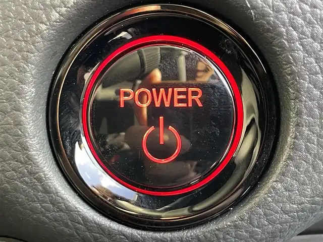 ホンダ ステップワゴン スパーダ eHEV 滋賀県 2024(令6)年 0.5万km プラチナホワイトパール ホンダセンシング/・衝突軽減ブレーキ/・誤発信抑制機能/・車線逸脱警報/・標識認識システム/・先行車発信通知/・アダプティブクルーズコントロール/・オートマチックハイビーム/・ブラインドスポットモニター/純正メモリナビ/(・フルセグTV CD DVD Bluetooth USB)/バックカメラ/両側パワースライドドア/パワーバックドア/ハーフレザーシート/シートヒーター/2列目オットマン/電動パーキングブレーキ/オートブレーキホールド/電動格納ミラー/ウインカーミラー/純正フロアマット/ETC/スマートキー×２/LEDヘッドライト/オートライト