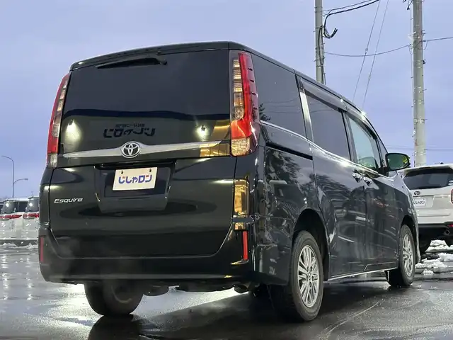 トヨタ エスクァイア Gi ブラックテーラード 道北・旭川 2016(平28)年 13万km ブラック (株)IDOMが運営する【じしゃロン旭川店】の自社ローン対象車両になります。こちらは現金ご利用時の価格です。自社ローンご希望の方は別途その旨お申付け下さい。/　/・純正ナビ(CD/DVD/BT/SD/フルセグ)/・バックカメラ/・ETC/・ドライブレコーダー/・レーダーブレーキ/・クルーズコントロール/・両側パワースライドドア/・両席シートヒーター/・電動格納ウィンカーミラー/・プッシュスタート/・スマートキー2個/・フォグランプ/・現車装着サマータイヤ 純正AW195/65R15