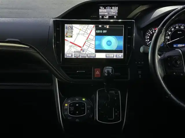 トヨタ エスクァイア Gi ブラックテーラード 道北・旭川 2016(平28)年 13万km ブラック (株)IDOMが運営する【じしゃロン旭川店】の自社ローン対象車両になります。こちらは現金ご利用時の価格です。自社ローンご希望の方は別途その旨お申付け下さい。/　/・純正ナビ(CD/DVD/BT/SD/フルセグ)/・バックカメラ/・ETC/・ドライブレコーダー/・レーダーブレーキ/・クルーズコントロール/・両側パワースライドドア/・両席シートヒーター/・電動格納ウィンカーミラー/・プッシュスタート/・スマートキー2個/・フォグランプ/・現車装着サマータイヤ 純正AW195/65R15