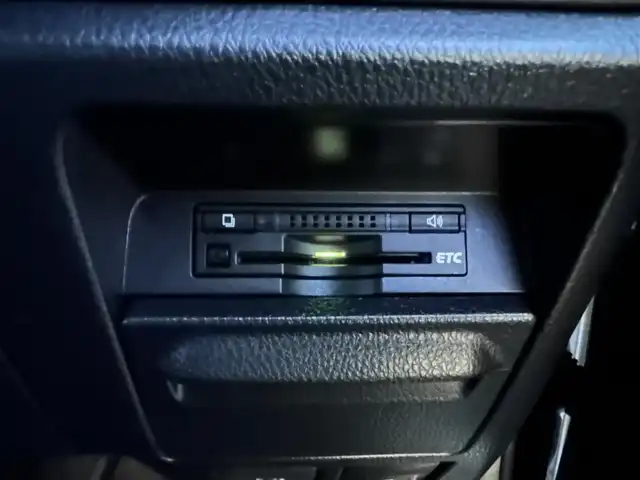 トヨタ エスクァイア Gi ブラックテーラード 道北・旭川 2016(平28)年 13万km ブラック (株)IDOMが運営する【じしゃロン旭川店】の自社ローン対象車両になります。こちらは現金ご利用時の価格です。自社ローンご希望の方は別途その旨お申付け下さい。/　/・純正ナビ(CD/DVD/BT/SD/フルセグ)/・バックカメラ/・ETC/・ドライブレコーダー/・レーダーブレーキ/・クルーズコントロール/・両側パワースライドドア/・両席シートヒーター/・電動格納ウィンカーミラー/・プッシュスタート/・スマートキー2個/・フォグランプ/・現車装着サマータイヤ 純正AW195/65R15