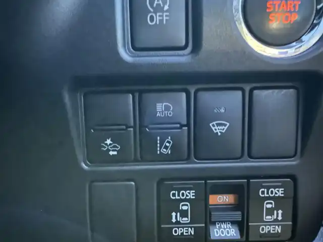 トヨタ エスクァイア Gi ブラックテーラード 道北・旭川 2016(平28)年 13万km ブラック (株)IDOMが運営する【じしゃロン旭川店】の自社ローン対象車両になります。こちらは現金ご利用時の価格です。自社ローンご希望の方は別途その旨お申付け下さい。/　/・純正ナビ(CD/DVD/BT/SD/フルセグ)/・バックカメラ/・ETC/・ドライブレコーダー/・レーダーブレーキ/・クルーズコントロール/・両側パワースライドドア/・両席シートヒーター/・電動格納ウィンカーミラー/・プッシュスタート/・スマートキー2個/・フォグランプ/・現車装着サマータイヤ 純正AW195/65R15