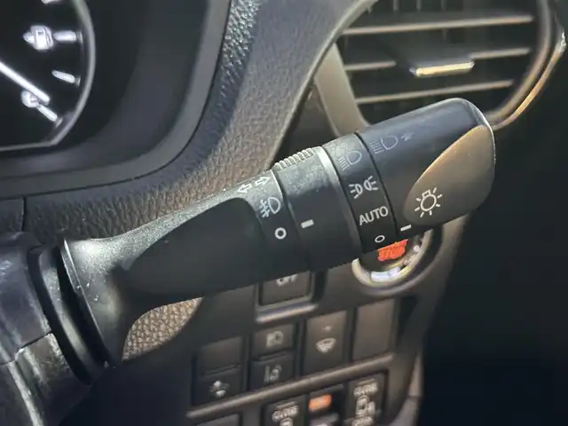 トヨタ エスクァイア Gi ブラックテーラード 道北・旭川 2016(平28)年 13万km ブラック (株)IDOMが運営する【じしゃロン旭川店】の自社ローン対象車両になります。こちらは現金ご利用時の価格です。自社ローンご希望の方は別途その旨お申付け下さい。/　/・純正ナビ(CD/DVD/BT/SD/フルセグ)/・バックカメラ/・ETC/・ドライブレコーダー/・レーダーブレーキ/・クルーズコントロール/・両側パワースライドドア/・両席シートヒーター/・電動格納ウィンカーミラー/・プッシュスタート/・スマートキー2個/・フォグランプ/・現車装着サマータイヤ 純正AW195/65R15