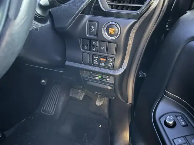 トヨタ エスクァイア Gi ブラックテーラード 道北・旭川 2016(平28)年 13万km ブラック (株)IDOMが運営する【じしゃロン旭川店】の自社ローン対象車両になります。こちらは現金ご利用時の価格です。自社ローンご希望の方は別途その旨お申付け下さい。/　/・純正ナビ(CD/DVD/BT/SD/フルセグ)/・バックカメラ/・ETC/・ドライブレコーダー/・レーダーブレーキ/・クルーズコントロール/・両側パワースライドドア/・両席シートヒーター/・電動格納ウィンカーミラー/・プッシュスタート/・スマートキー2個/・フォグランプ/・現車装着サマータイヤ 純正AW195/65R15