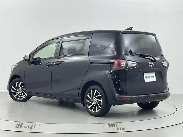 トヨタ シエンタ G セーフティエディション 埼玉県 2020(令2)年 1.5万km ブラック 純正ナビ(NSZT-W68T)/【CD/DVD/BT/フルセグ】/全方位カメラ/衝突被害軽減装置/レーンキープアシスト/前後コーナーセンサー/D/N席シートヒーター/ステアリングヒーター/ステアリングリモコン/両側パワースライドドア/LEDヘッドライト/フォグランプ/オートライト/オートマチックハイビーム/ビルトインETC/社外アルミホイール/純正フロアマット/スマートキー/サンルーフ