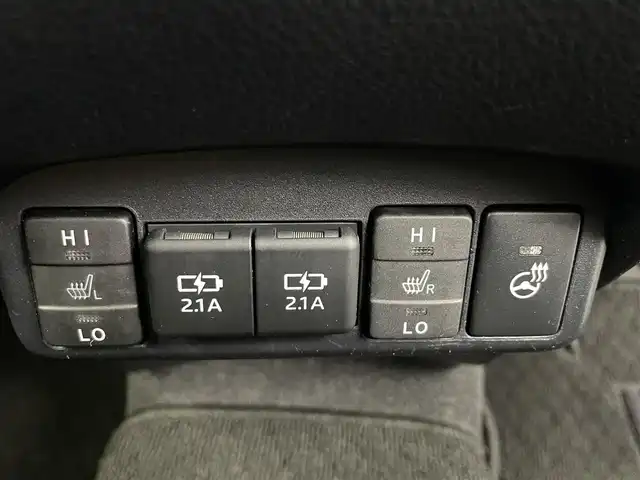トヨタ シエンタ G セーフティエディション 埼玉県 2020(令2)年 1.5万km ブラック 純正ナビ(NSZT-W68T)/【CD/DVD/BT/フルセグ】/全方位カメラ/衝突被害軽減装置/レーンキープアシスト/前後コーナーセンサー/D/N席シートヒーター/ステアリングヒーター/ステアリングリモコン/両側パワースライドドア/LEDヘッドライト/フォグランプ/オートライト/オートマチックハイビーム/ビルトインETC/社外アルミホイール/純正フロアマット/スマートキー/サンルーフ