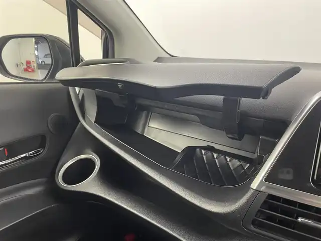 トヨタ シエンタ G セーフティエディション 埼玉県 2020(令2)年 1.5万km ブラック 純正ナビ(NSZT-W68T)/【CD/DVD/BT/フルセグ】/全方位カメラ/衝突被害軽減装置/レーンキープアシスト/前後コーナーセンサー/D/N席シートヒーター/ステアリングヒーター/ステアリングリモコン/両側パワースライドドア/LEDヘッドライト/フォグランプ/オートライト/オートマチックハイビーム/ビルトインETC/社外アルミホイール/純正フロアマット/スマートキー/サンルーフ
