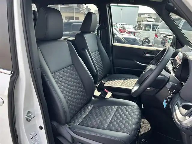 トヨタ ヴォクシー S－Z 香川県 2024(令6)年 1.4万km ホワイトパールクリスタルシャイン トヨタセーフティーセンス/・プリクラッシュ/・LTA/純正10.5型ナビ/バックカメラ/両側パワースライドドア/ハーフレザーシート/シートヒーター/革巻きステアリング/ステアリングリモコン/レーダークルーズ/電動パーキング/オートホールド/サンシェード/スマートキー/プッシュスタート