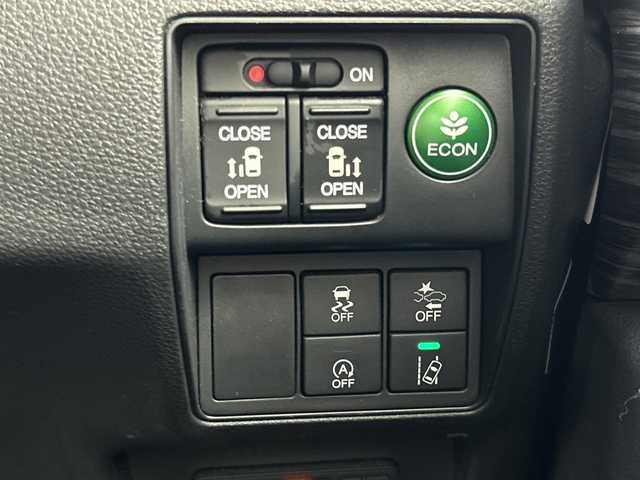 ホンダ オデッセイ アブソルート・Xホンダセンジング 三重県 2016(平28)年 7.6万km クリスタルブラックパール /社外7インチナビ//フルセグ//バックカメラ//レーダークルーズコントロール//衝突軽減ブレーキ//レーンキープアシスト//オートライト//ETC//両側パワースライドドア//アイドリングストップ//ステアリングスイッチ//スマートキー×2//フロアマット//LEDヘッドライト//純正17インチAW