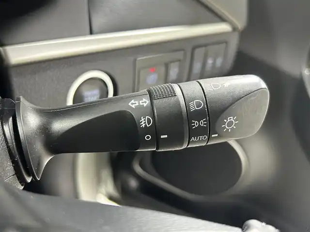 トヨタ ハリアー プレミアム 大阪府 2018(平30)年 6.9万km ホワイトパールクリスタルシャイン モデリスタエアロ　純正大型ナビＴＶ　レーダークルコン　衝突軽減　パワーシート　電動リアゲート　バックカメラ　ＥＴＣ　ドラレコ　レーンアシスト　オートハイビーム　ＬＥＤヘッドライト　クリアランスソナー