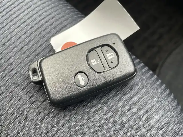 スバル インプレッサ スポーツ 1．6i－L 福島県 2013(平25)年 9.2万km サテンホワイトパール 社外ＳＤナビ/・フルセグＴＶ/・ＣＤ/・ＤＶＤ/・Ｂｌｕｅｔｏｏｔｈ/・ＵＳＢ/バックカメラ/アイドリングストップ/横滑り防止/社外ＥＴＣ/プッシュスタート/・スペアキー1本/純正フロアマット/保証書/取扱説明書