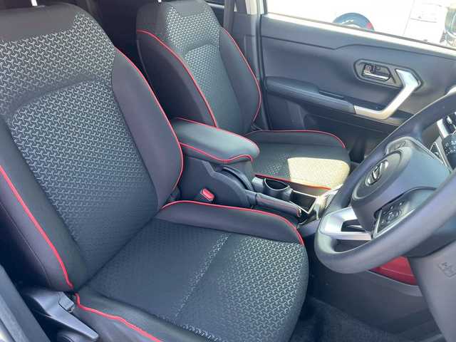 ダイハツ ロッキー G 宮崎県 2019(令1)年 4.6万km シャイニングホワイトパール デジタルインナーミラー　/純正エアロ　/シートヒーター　/衝突被害軽減ブレーキ　/横滑り防止　/アダプティブクルーズコントロール　/純正SDナビ　/バックカメラ　/ETC　/フルセグ　/フォグランプ/DVD/Bluetooth純正　