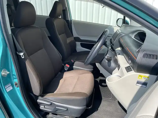 トヨタ シエンタ G 福岡県 2020(令2)年 4.9万km ラディアントグリーンM ECLIPCEナビ（AVN-D10W）/CD/DVD/フルセグTV/BT/SD /バックカメラ /両側パワースライドドア /PCS /LDA /スマートキー/プッシュスタート /クリアランスソナー /スマートストップ/LEDヘッドライト/オートハイビーム