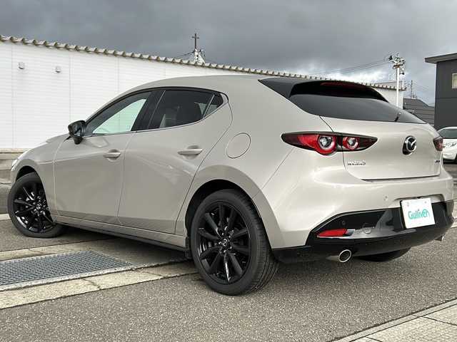 マツダ マツダ３ファストバック 15S レトロスポーツED 秋田県 2024(令6)年 0.6万km プラチナクォーツメタリック 純正ディスプレイオーディオ/純正BT、TV/純正18インチAW/バックカメラ/全方位カメラ/前後ドライブレコーダー/スペアキー/ETC/運助シートヒーター/パワーシート