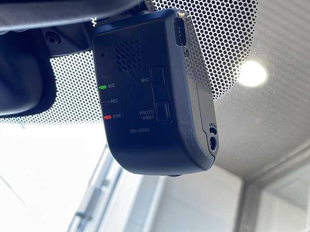 ホンダ フリード＋ ハイブリット G 静岡県 2023(令5)年 3万km プラチナホワイトパール 純正ナビ/・CD/DVD/ipod/SD/USB/Bluetooth/ラジオ/主要装備/・レーダークルーズコントロール　/・ドライブレコーダー　/・両側パワースライドドア　/・バックカメラ　/・レーンキープアシスト　/・シートヒーター　/・ヒーテッドドアミラー　/・ステアリングリモコン　/・ＬＥＤヘッドライト/・オートライト/・ステアリングリモコン/・コーナーセンサー/・プッシュスタート/・スマートキー