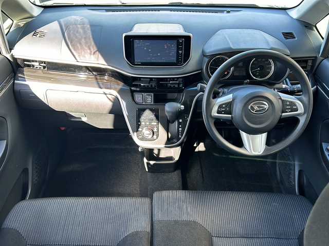 ダイハツ ムーヴ カスタム X LTD SAⅢ 静岡県 2018(平30)年 6.4万km パールホワイトⅢ 【安全装備】/スマートアシストIII/衝突回避・軽減ブレーキ機能/（車速約4km/hから80km/h間時警報アラーム喚起作動）/（前車相対速度約30km/h未満時衝突回避機能作動）/（前車相対速度約30km/hから80km/h時衝突軽減ブレーキ作動）/（対歩行者：車速約30km/h未満時回避機能作動、50km/h未満時軽減機能作動）/オートハイビーム（作動車速：約25km/h以上時）/誤発進抑制機能（障害物検知範囲前方4m以内・後方3m以内）/車線逸脱警報（作動車速：約60km/h以上時）/先行車発進お知らせ機能  /【主要装備】/・純正ナビ　/・ドライブレコーダー　/・バックカメラ　/・ＬＥＤヘッドライト　/・スマートキー　/・プッシュスタート　/・純正１５インチアルミホイール　/・シートヒーター　/・オートライト　/・ステアリングスイッチ